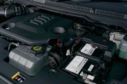Také z Číny: Tohle vývozní auto dostalo pořádný nový diesel s obří nádrží. Pojme skoro 2,5krát víc nafty než srovnatelná Škoda