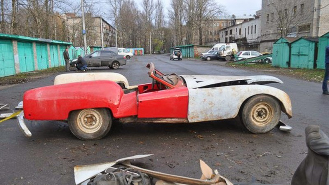 Toto zbylo z pokusu sovětského technika o krásný sporťák, komunisté řekli ne