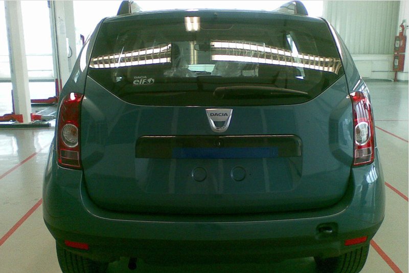 Dacia Duster je realitou, nové SUV na prvních foto - 2 -