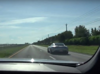 Lexus RC-F se ve sprintu na Mercedes AMG GT S vůbec nechytá (video)