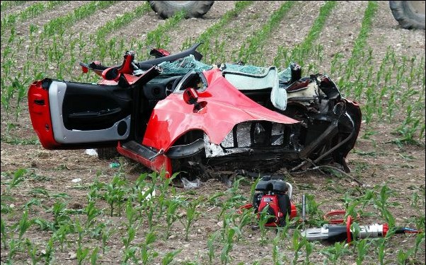 10 nejdrsnějších nehod: crash testy v 300 km/h - 2 - 03_BMW 528i 135 MPH