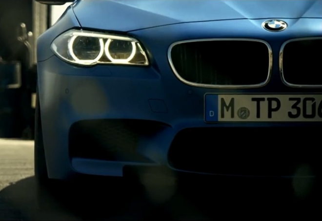BMW M5 s paketem Competition se ukázalo na videu jako divoké zvíře