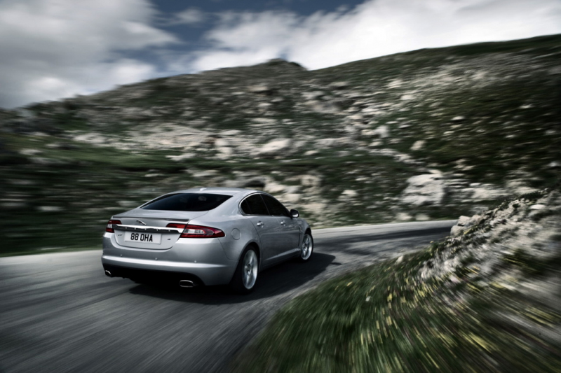 Jaguar XF nyní s výkonnějším šestiválcovým turbodieselem - 3 - 01_v6_diesel_engine_82-1280