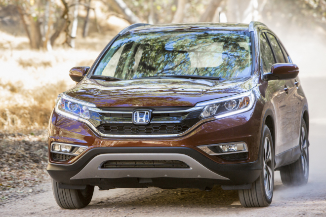 Honda CR-V 2015: facelift plně odhalen, všednosti dává vale