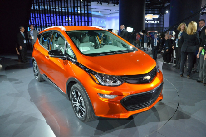 Chevrolet Bolt odhalil parametry i cenu, elektromobilem pro masy bude stěží