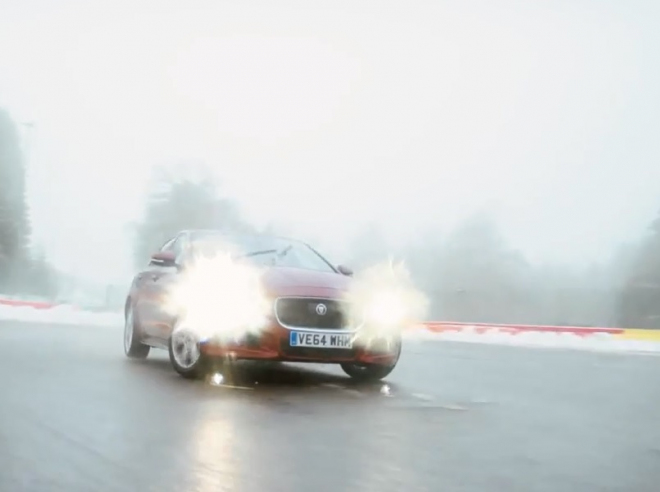 Jaguar XE se prohnal po zimním okruhu ve Spa v rukou Martina Brundla (videa)