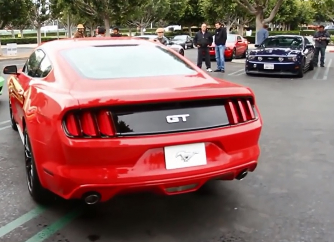 Nový Ford Mustang GT na prvním videu z ulice předvedl hlavně zvuk svého V8