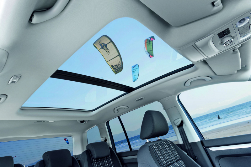 Volkswagen CrossTouran 2011: facelift chalupáře - 19 -