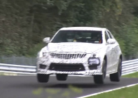 Cadillac ATS-V: ostré ATS se prohání po Nordschleife, občas i kousek nad ní (video)