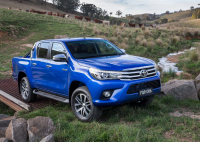 Toyota Hilux 2016: nová generace oficiálně, pod kapotou má i čtyřlitr
