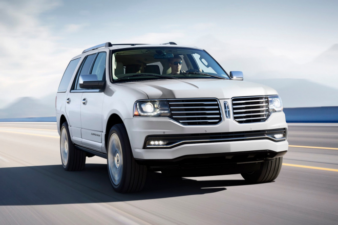 Lincoln Navigator 2015: facelift se zbavil osmiválce a přidal na luxusu