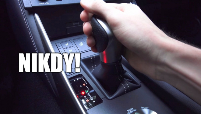 5 věcí, které byste nikdy neměli dělat v autě s automatickou převodovkou