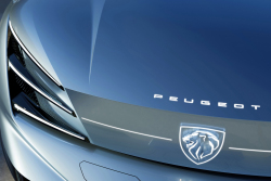 Peugeot chtěl k roku 2030 ukončit prodej spalovacích aut. Už to neplatí, teď slibuje sedm nových modelů i na benzin a naftu