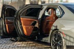 Tohle BMW je nejen pozoruhodná pevnost na kolech, připomíná i to, o co jsme v Evropě potichu přišli