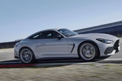 Mercedes přiznal, že jeho otylé AMG GT už zákazníky Porsche neoslovuje, místo toho boduje v docela jiných vodách