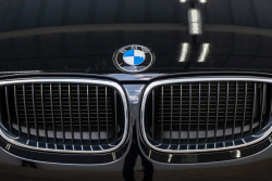 Kdysi mizerně přijaté nové BMW se právě prodalo za 4,3 milionu Kč, i když nedávno stávalo statisíce. A my jsme vám to říkali