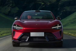 Čínské Ferrari za cenu Octavie se prohnalo po Severní smyčce Nürburgringu. A je rychlé, pořád ale nestačí na o 450 koní slabší kombík