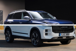 Kopírují teď Němci Číňany? Nové Audi Q9 nese nápadné znaky podobnosti s &bdquo;Džejků&rdquo;, které možná máte doma