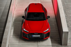 Jak se vůbec mohlo stát, že je nové Audi RS5 Avant takový nesmysl? Má i nepochopitelně malou nádrž a prťavý &bdquo;kufr&rdquo;
