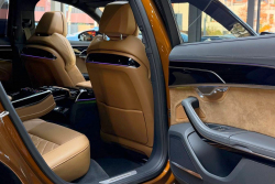 Stále aktuální a asi nadobro poslední Audi A8 se potichu dělalo s motorem V8 TDI, i krásné kousky dnes koupíte za cenu Škody