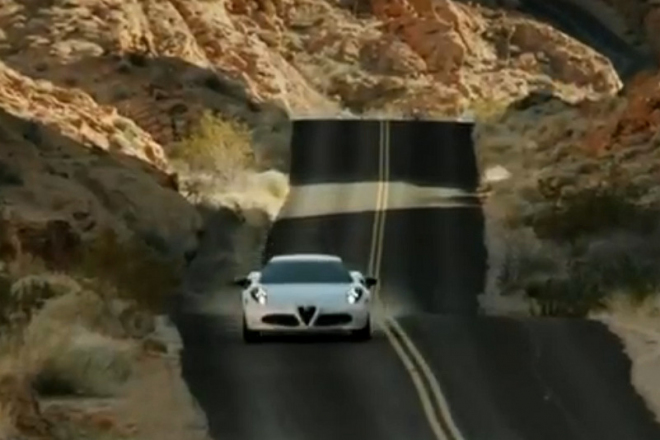 Produkční Alfa Romeo 4C předvádí svůj talent na prvním jízdním videu (+ konfigurátor, živé foto)