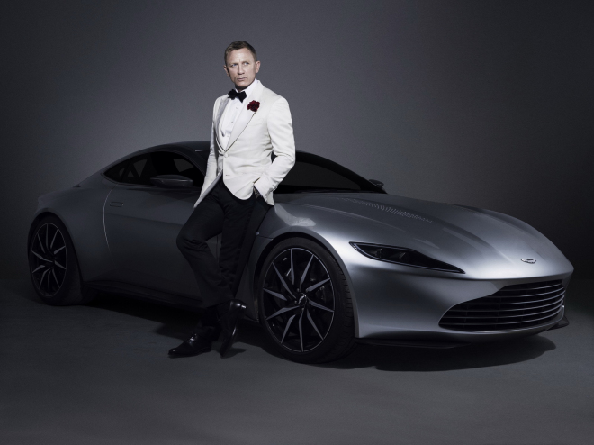 Jediný Aston Martin DB10 k mání byl prodán v aukci podstatně dráž, než se čekalo