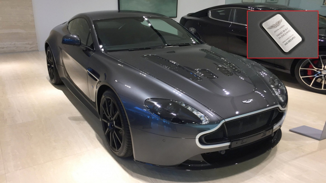 K mání je Aston Martin V12 Vantage S od Maxe Verstappena, je jediný takový