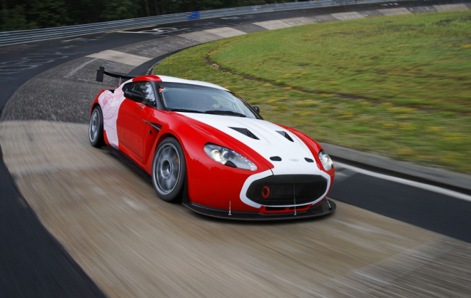 Aston Martin V12 Zagato: připraven na dnešní závod na Nürburgringu