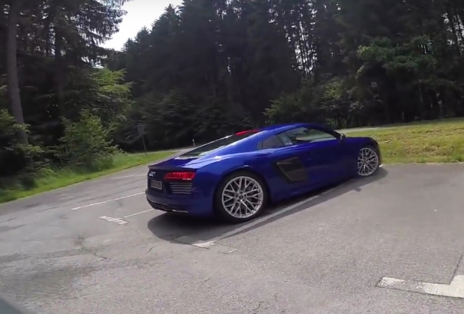Audi R8 e-tron nachytáno v provozu, možná se přece dostane do výroby (videa)