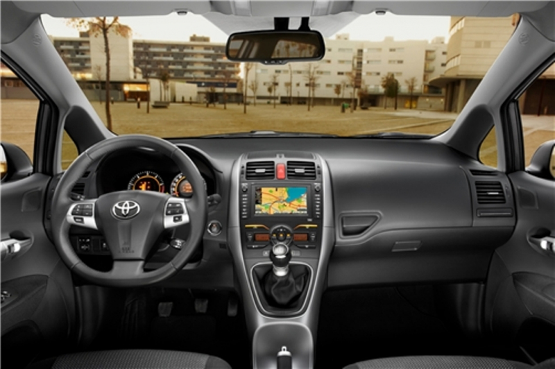 První test Toyota Auris 2010: dojmy z inovace - 10 - Auris201012