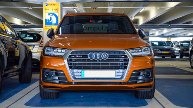 Když už, tak už: ostré dieselové SUV od Audi v oranžové ohromí barvou i cenou