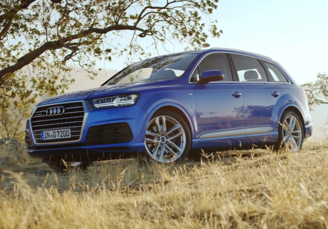 Audi Q7 2015: nová generace se předvádí na prvním videu, o terén ani nezavadí