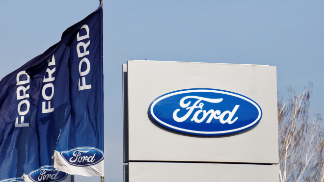 Lidé investující do Fordu si omylem kupují jiné akcie, na chybě šetří spoustu peněz