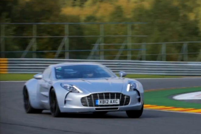 Aston Martin One-77 v ostré akci na okruhu ve Spa (video)