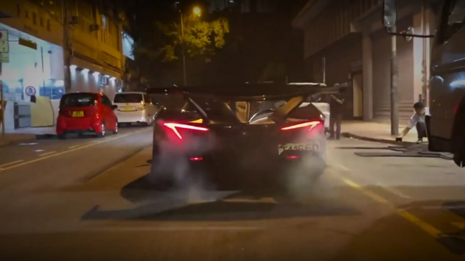 Takhle zní nejdražší výfuk světa, testovací pilot odpálil prototyp v ulicích