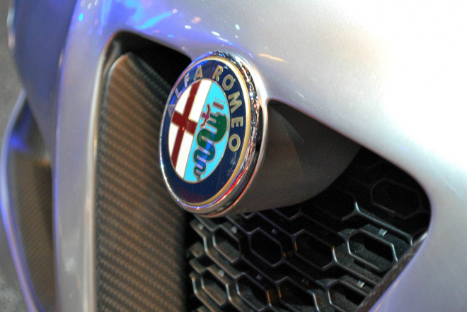 Alfa Romeo 4C se odkládá, stejně tak vstup Alfy na americký trh. Opět