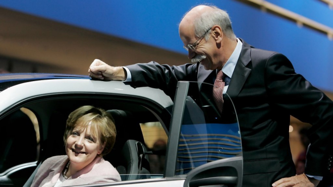 To se pak žije. Německá vláda léta potají dotuje domácí automobilky biliony Kč