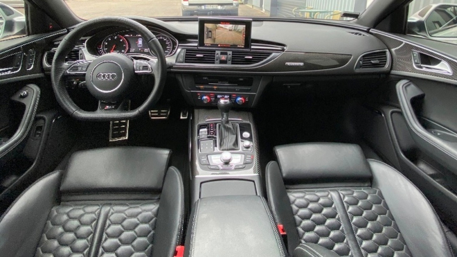 Mistr světa F1 prodává svůj ostrý kombík, nechal si ho upravit podle svého gusta