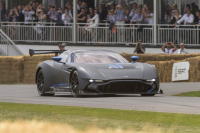 Aston Martin Vulcan se převedl v akci v Goodwoodu, soptí jako Formule 1 (videa)