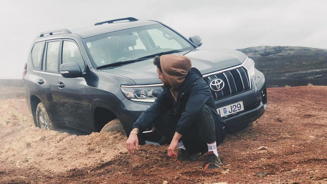 Ruskému řidiči stačily čtyři fotky, aby naštval celý Island