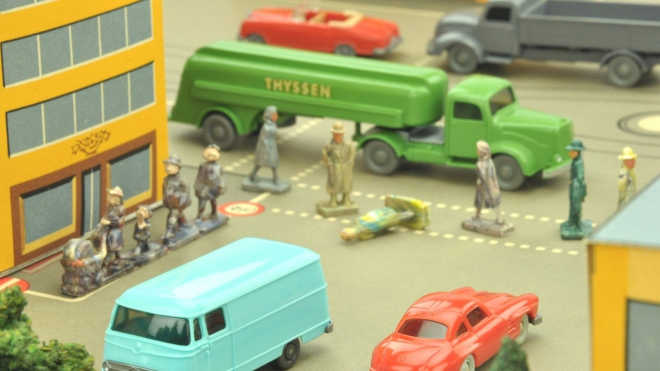 „Modrý mauricius” mezi modýlky aut se prodal za víc než skutečné osobní vozy