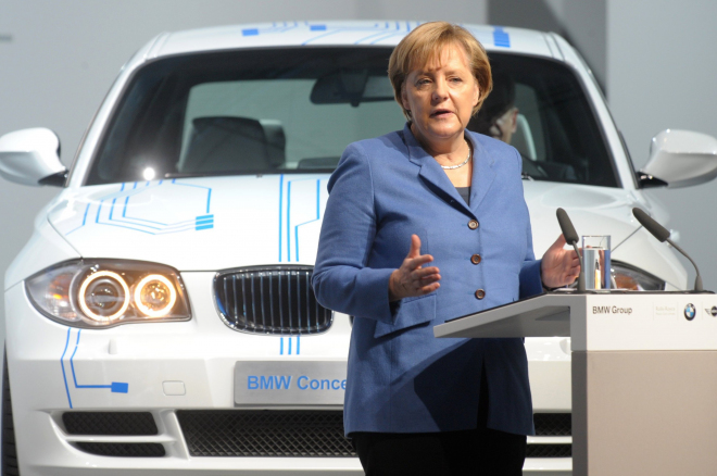 Prodeje elektromobilů v Německu zůstávají u dna, kancléřka to zvrátí dotacemi