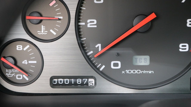 Sběratel prodává dodnes nejetý sporťák laděný Ayrtonem Sennou, je jako stroj času