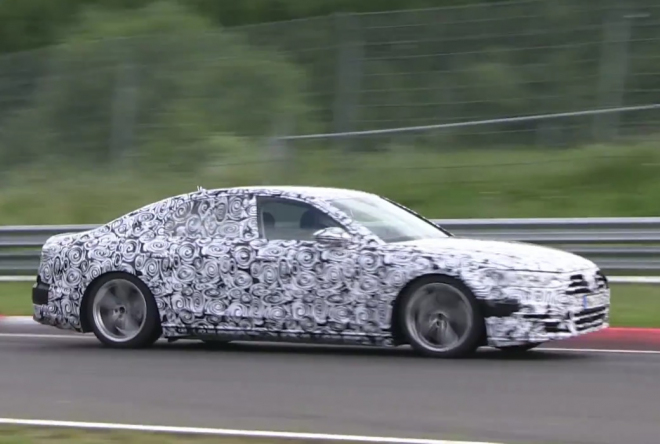Podívejte se, jak se nové Audi A8 tiše a noblesně prohání po Ringu (videa)
