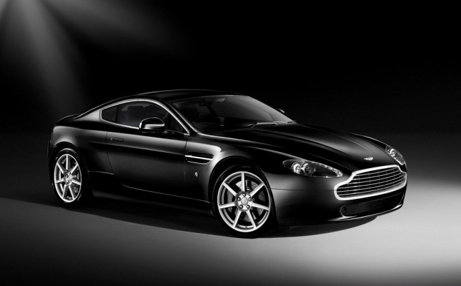Aston Martin Vantage 4.7: srdečné pozdravy z Británie