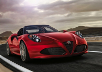 Alfa Romeo 4C Spider: evropská verze oficiálně, k mání bude i s „hmyzími“ světly