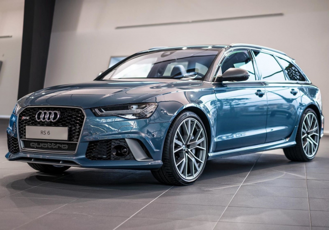 Audi RS6 Avant performance ve světle modré Polar je vážně svérázný zjev