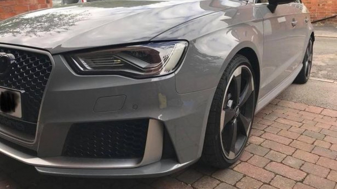 Muži ukradli dvakrát během jediného dne stejné auto, reakce policie je překvapivá