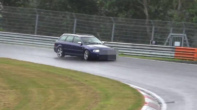 Pilot Audi S4 zkusil na mokrém Ringu ověřit, zda ho „quattro podrží”. Nepodrželo (video)
