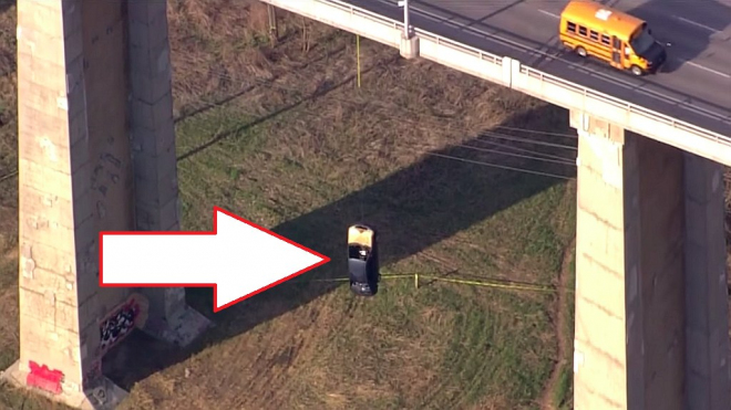 V Kanadě našli auto visící z mostu. Ani policie netuší, co se tu mohlo stát